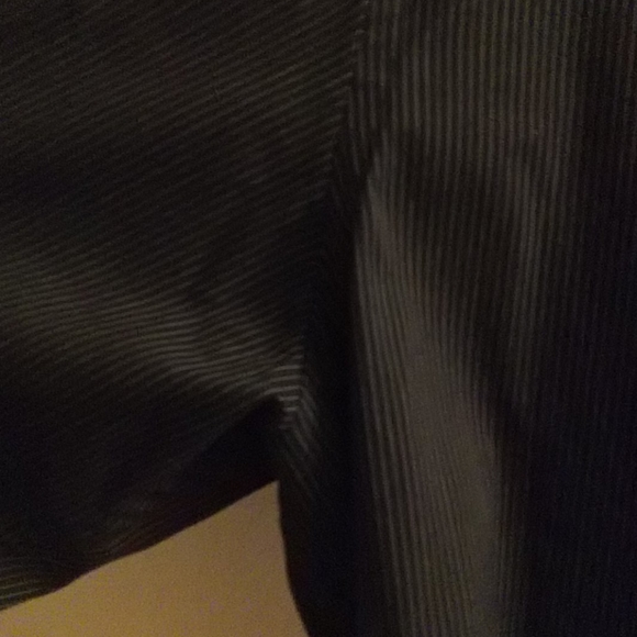 Van Heusen button down - Picture 3 of 5